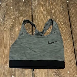 Nike - Sports Bra